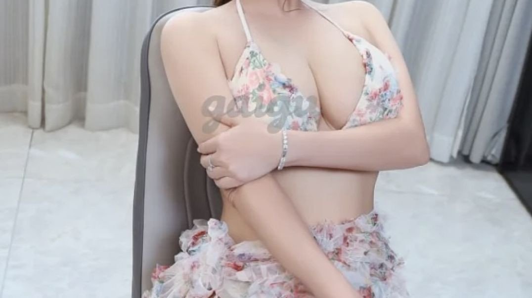 HÀ MY GÁI XINH LÀM TÌNH ĐẲNG CẤP MÚC CU ĐI ĐƯỜNG -
